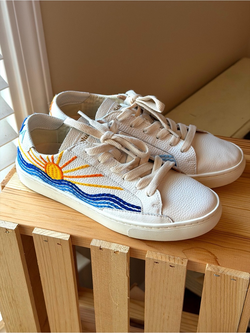 White Leather Soludos Sneakers with Embroidered Sun & Waves Size 8